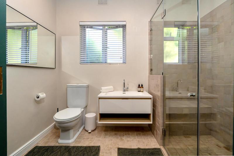 To Let 2 Bedroom Property for Rent in Sea Point Western Cape